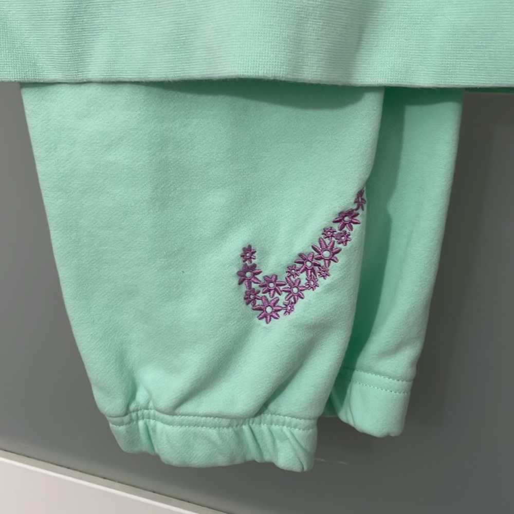 Nike Set Crewneck Sweatshirt and joggers  Size L junior - Picture 5 of 10
